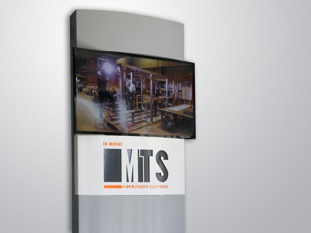 totem-publicitaire-acier-peint
